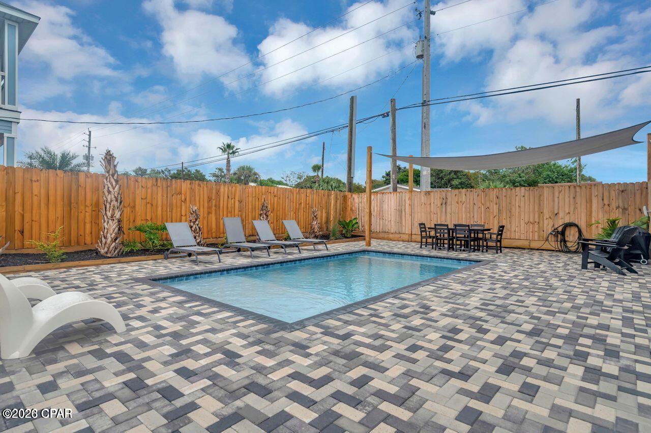 Image 21 For 20300 First Avenue