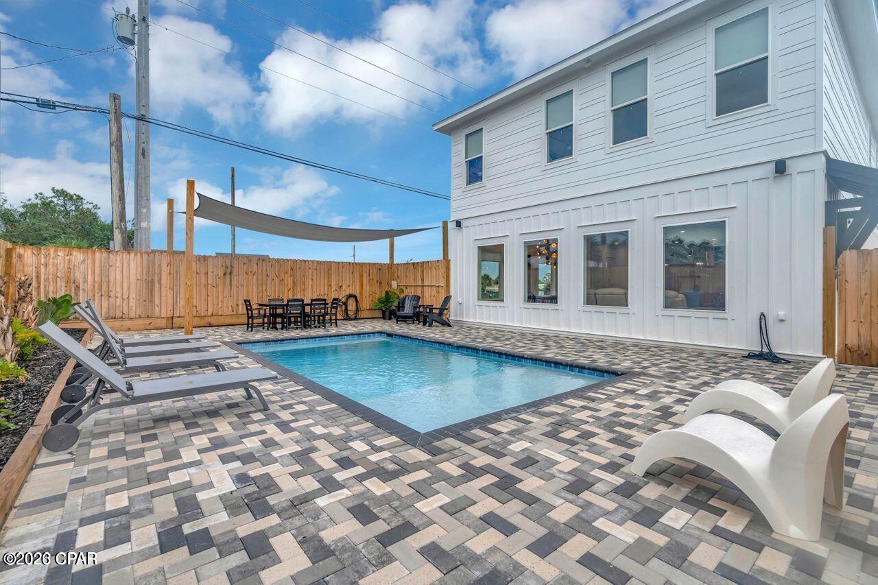 Image 22 For 20300 First Avenue