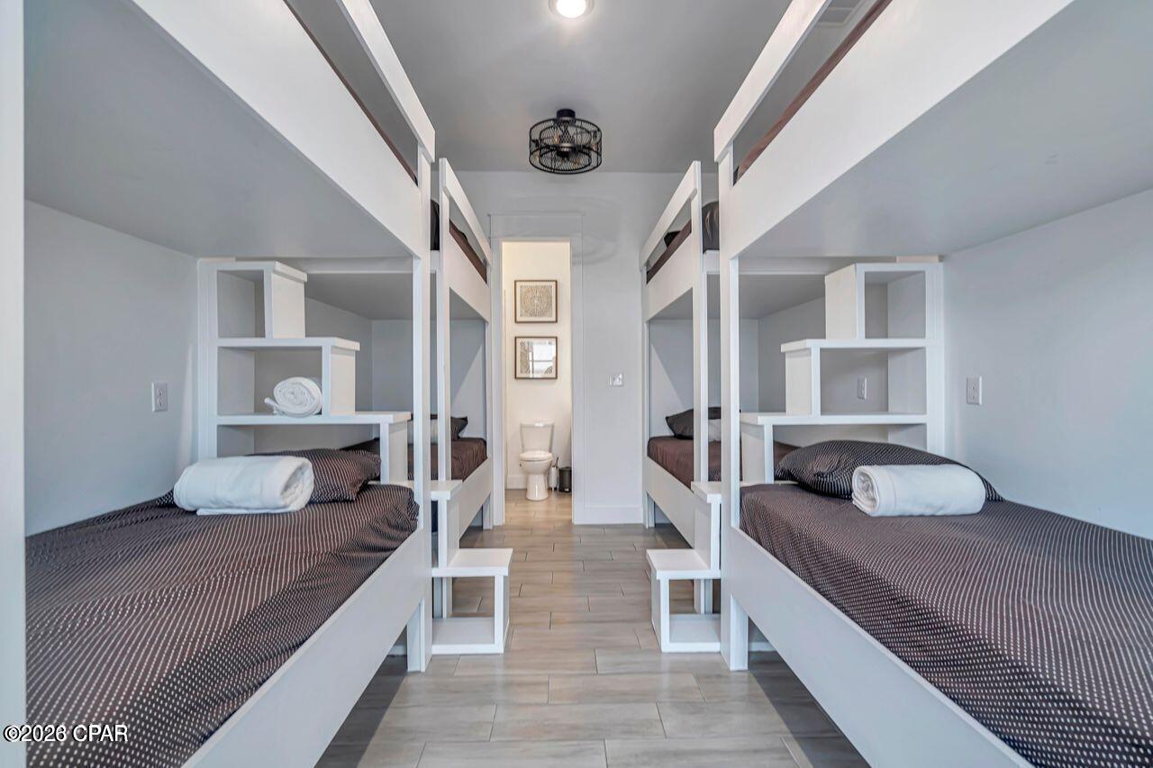 Image 3 For 20300 First Avenue