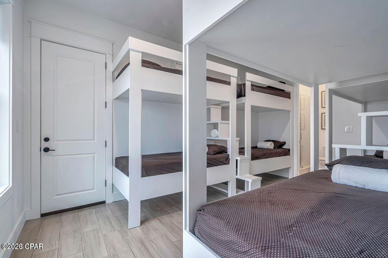 Image 4 For 20300 First Avenue