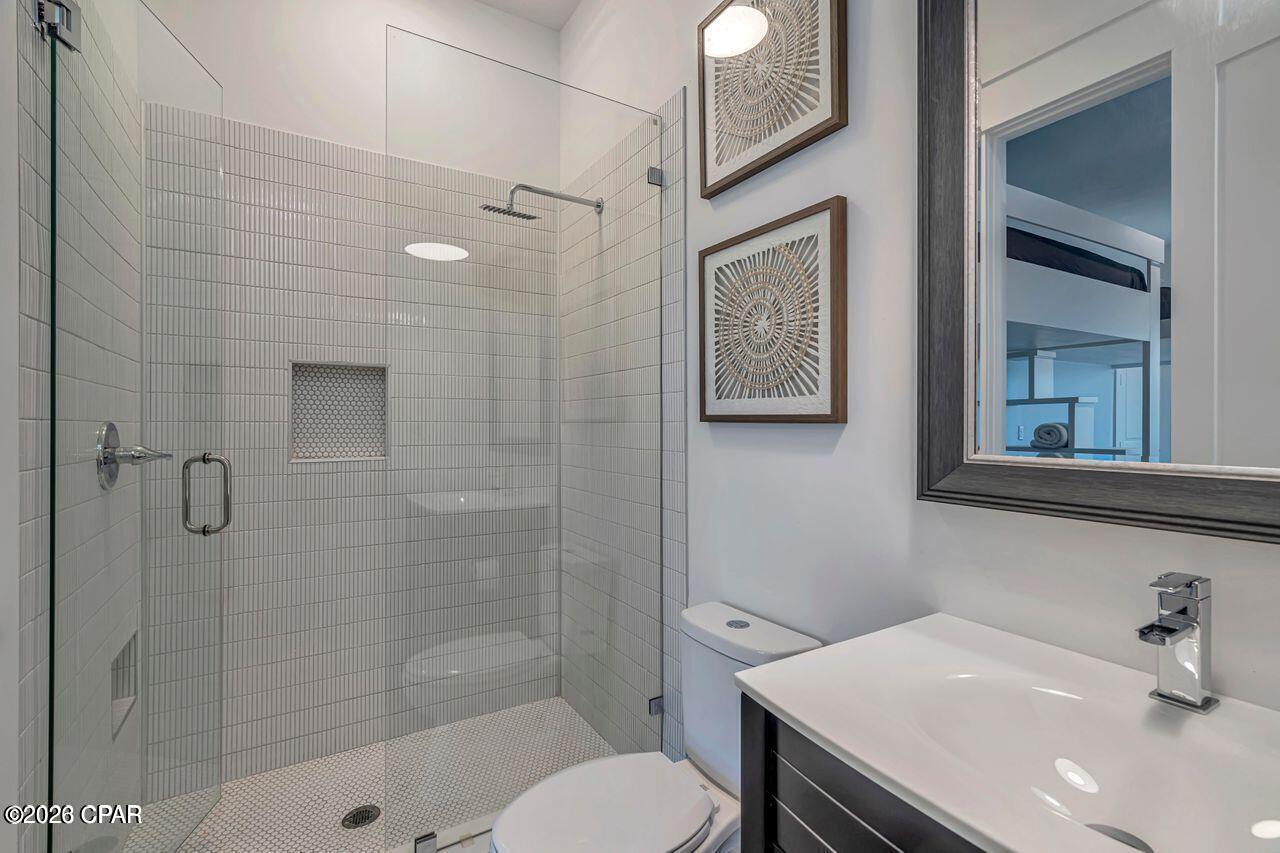 Image 6 For 20300 First Avenue