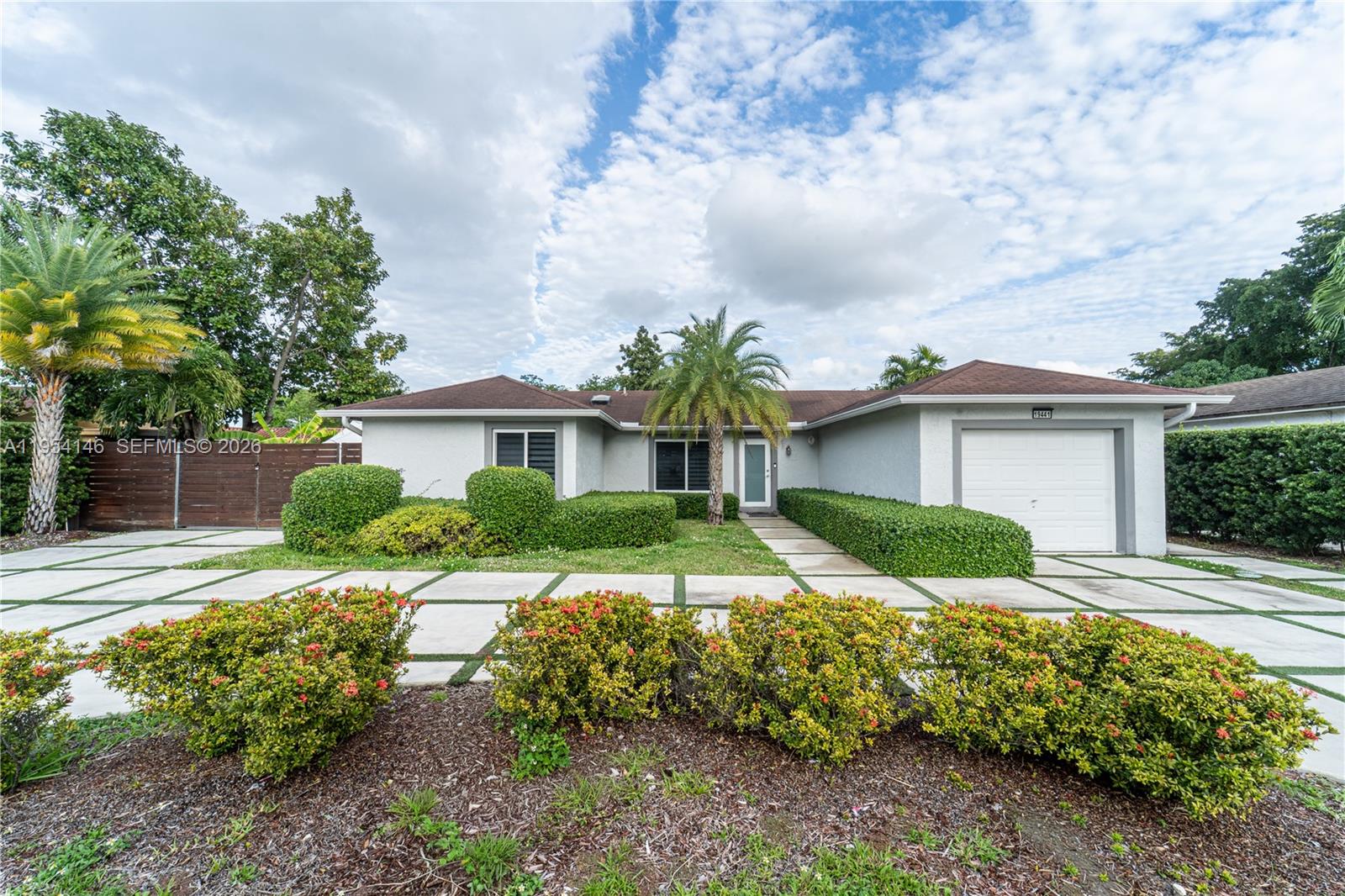 Country Lake Manors Sec 3