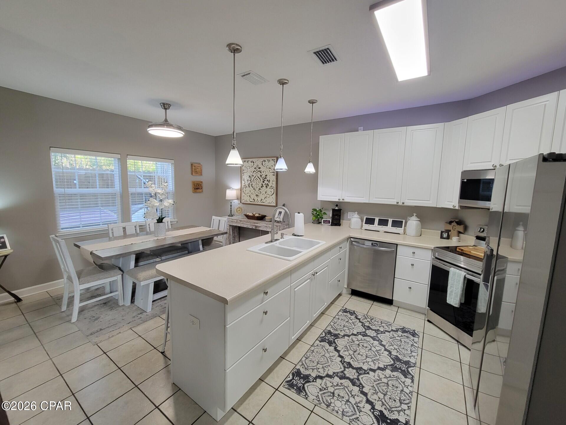 Image 8 For 6216 Lagoon Drive