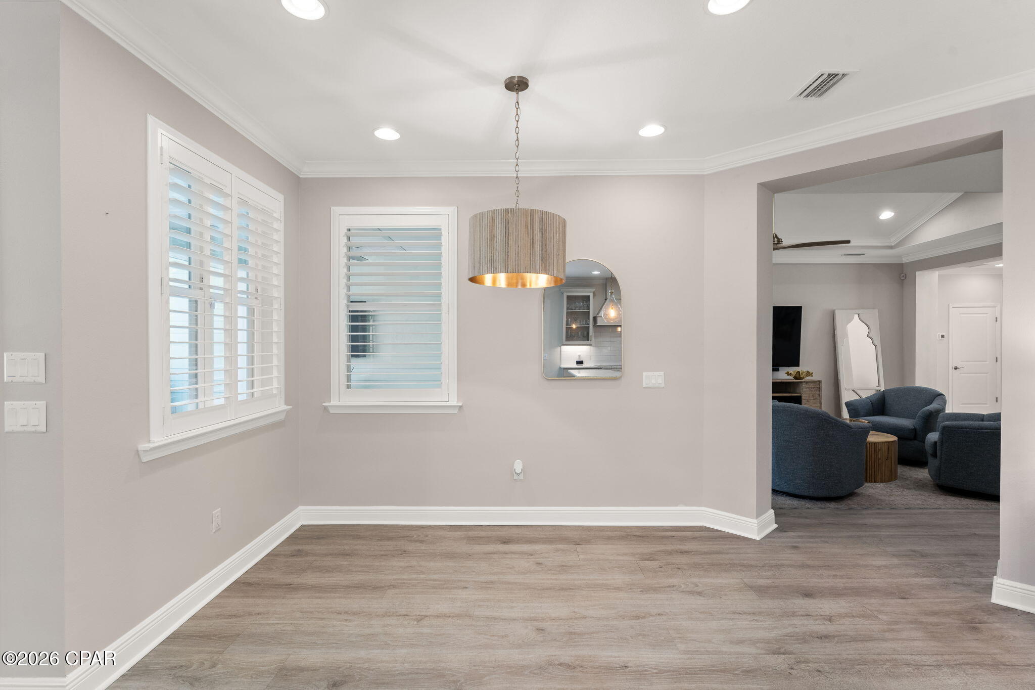 Image 17 For 8518 Flip Flop Court