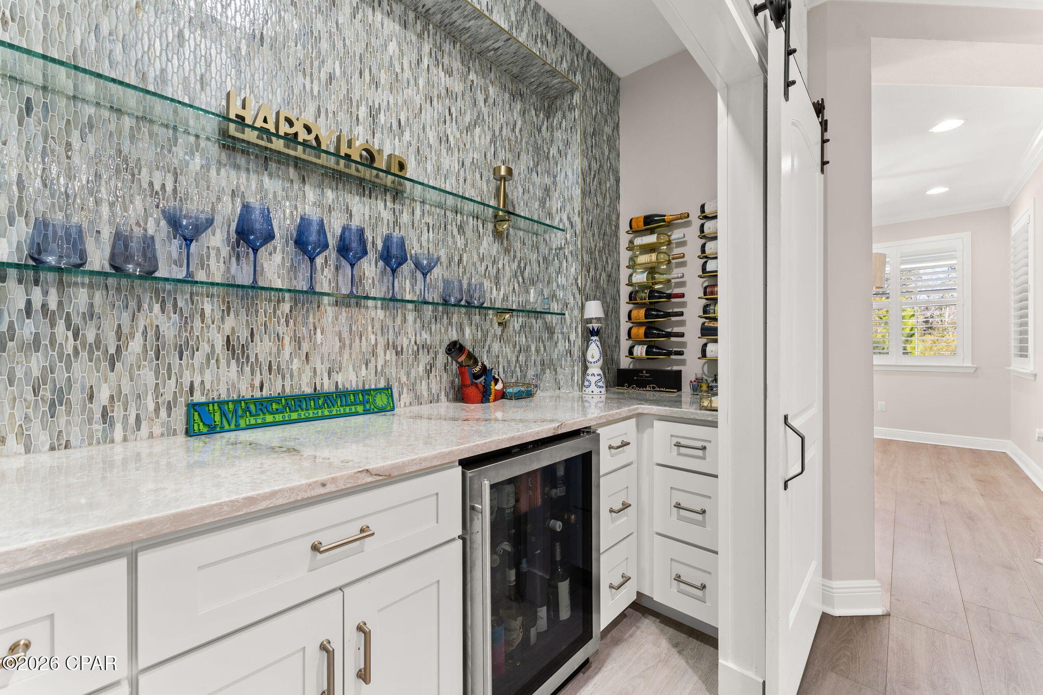 Image 19 For 8518 Flip Flop Court