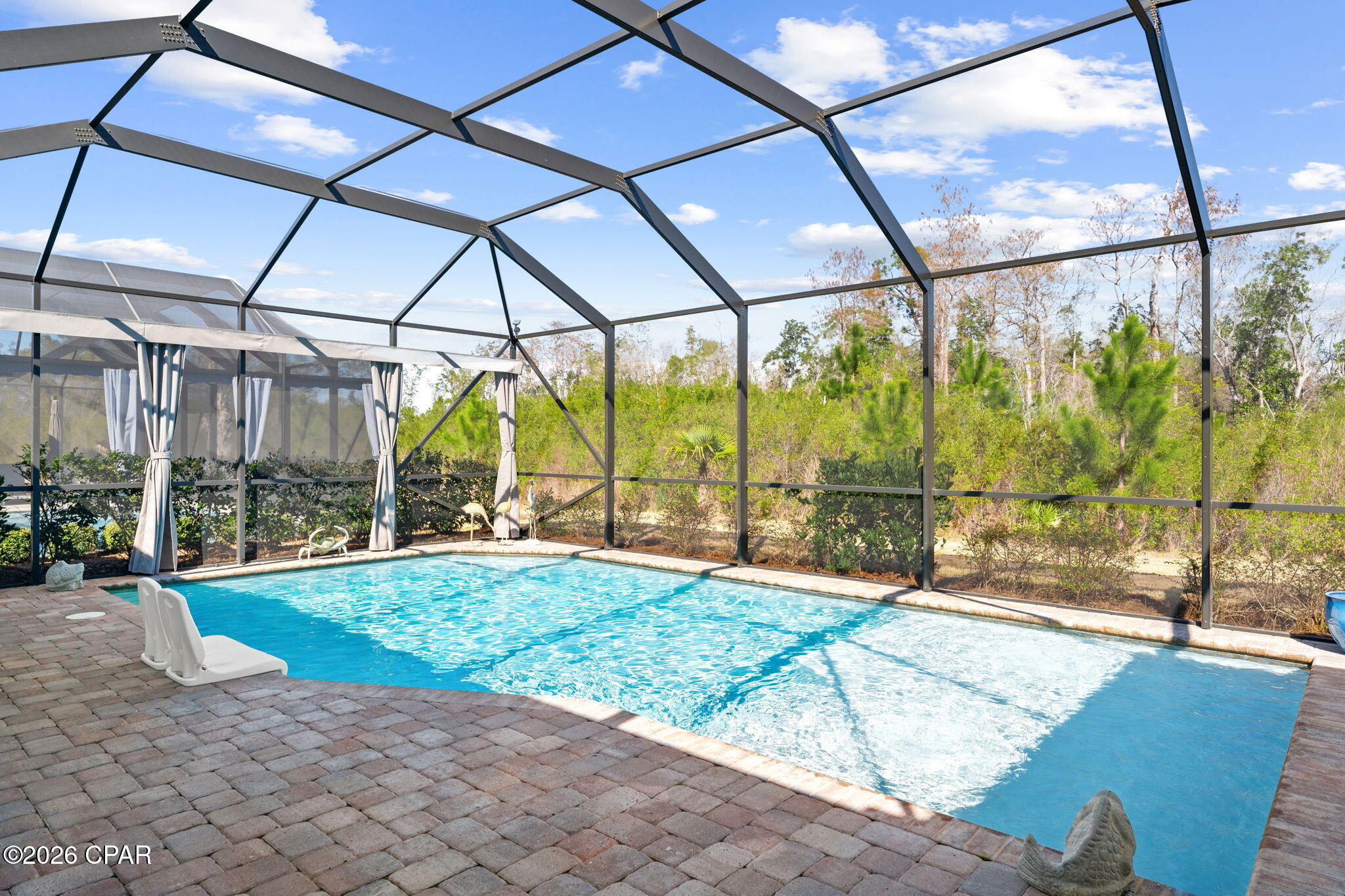 Image 2 For 8518 Flip Flop Court