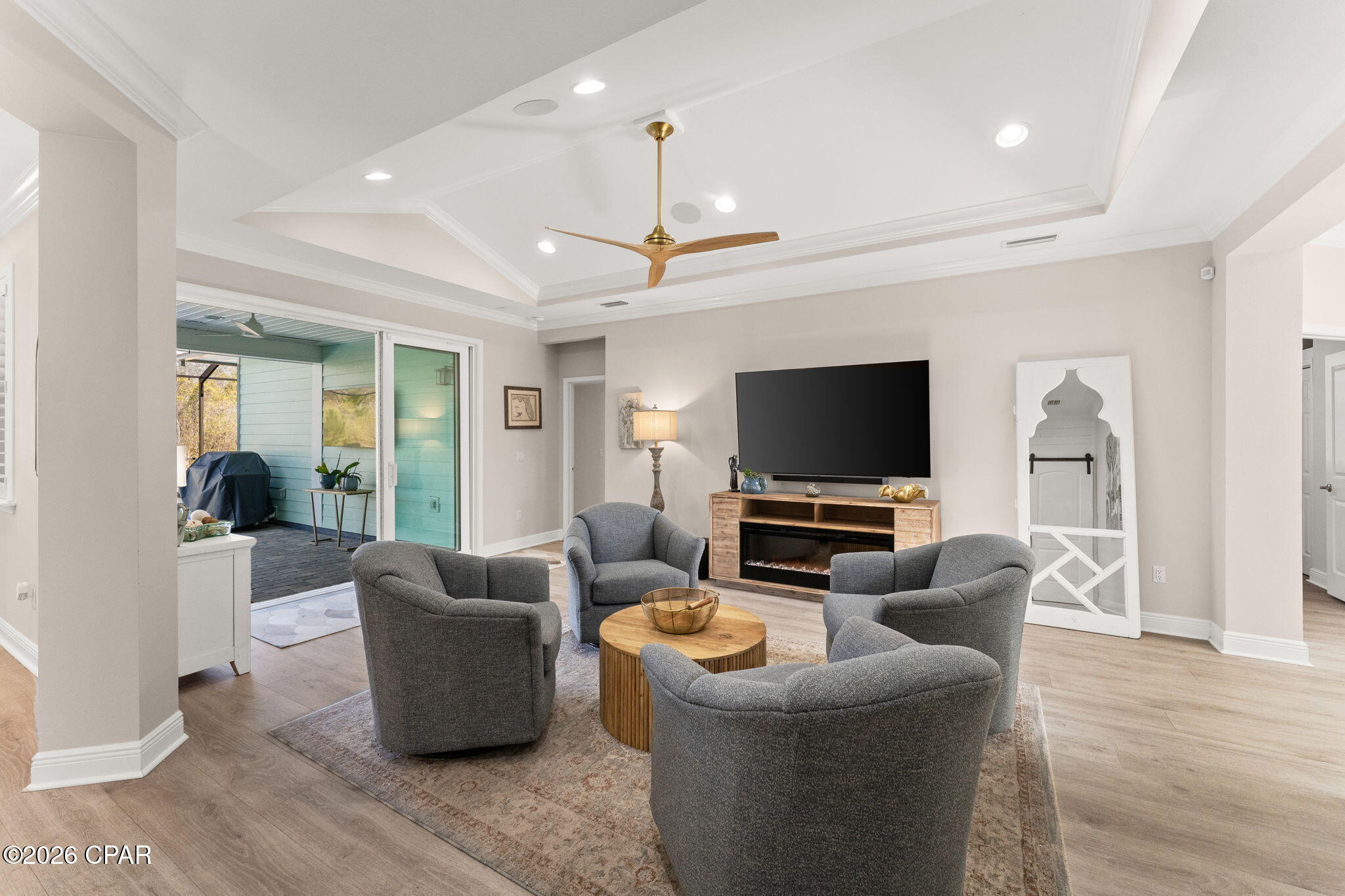 Image 21 For 8518 Flip Flop Court