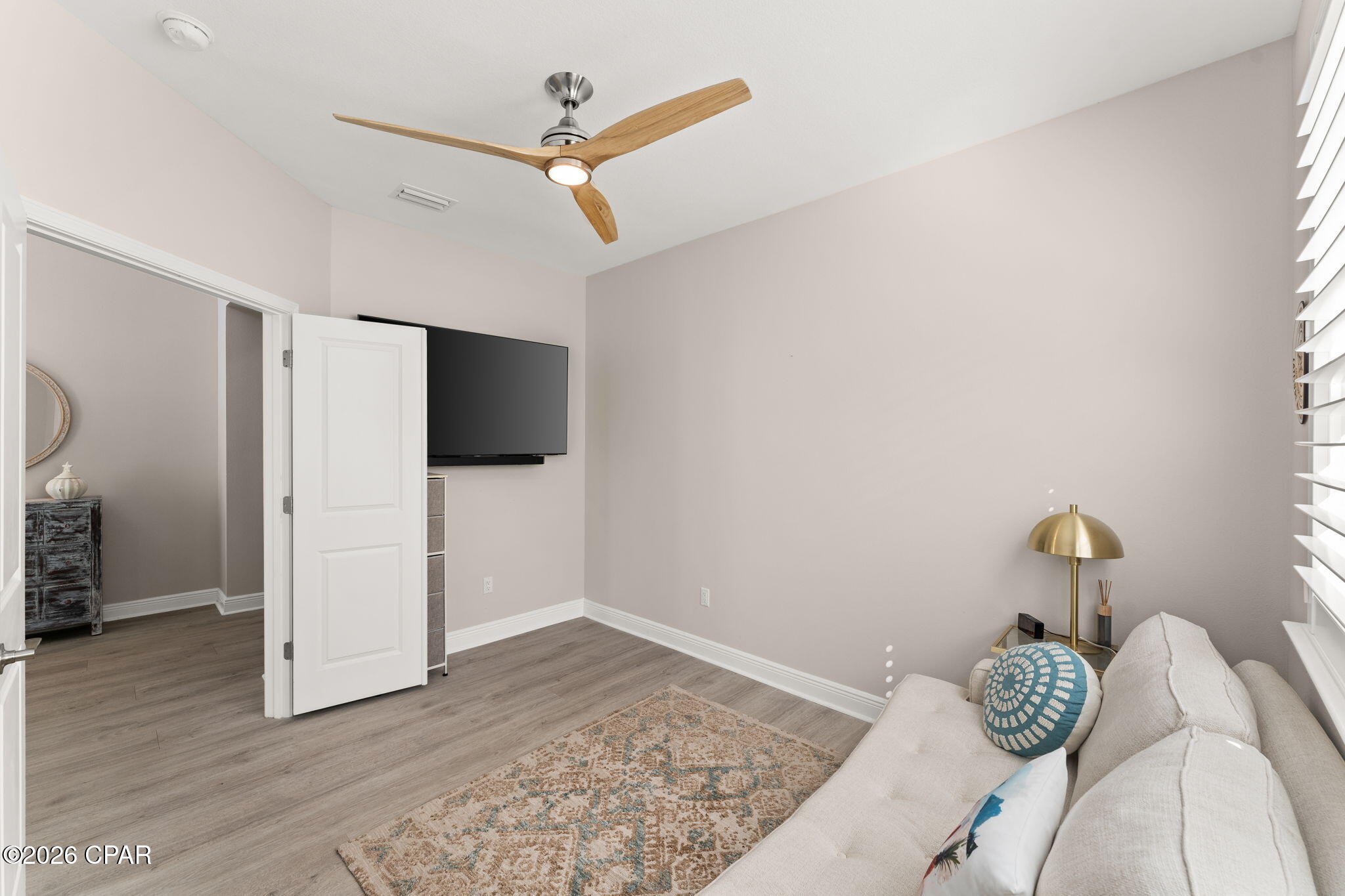 Image 30 For 8518 Flip Flop Court