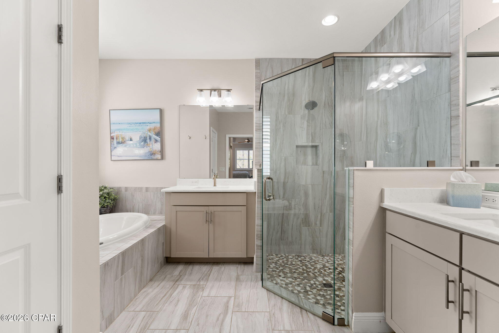 Image 35 For 8518 Flip Flop Court