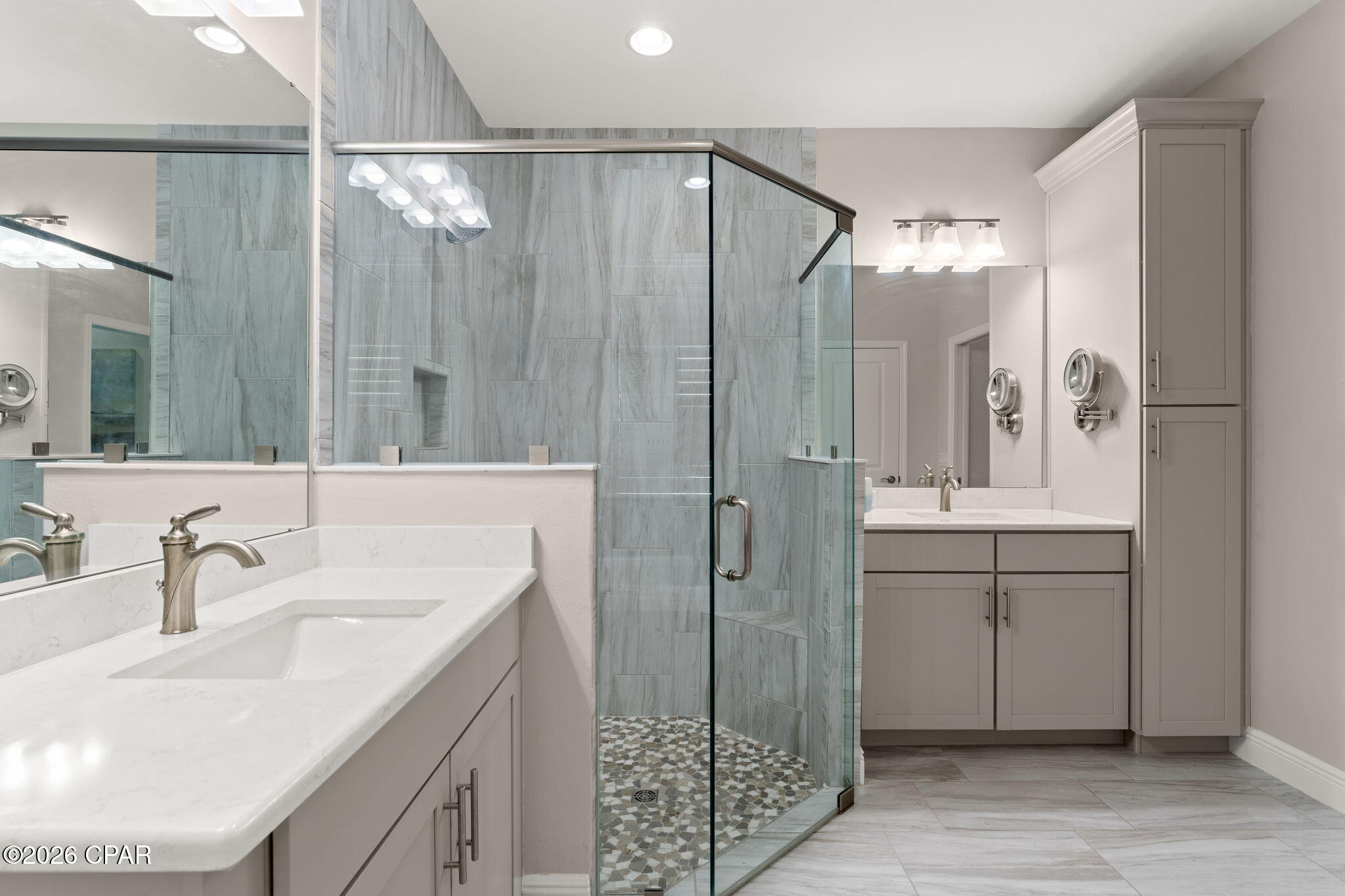 Image 36 For 8518 Flip Flop Court