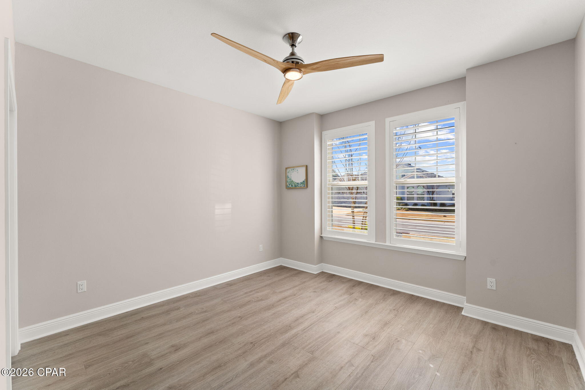 Image 38 For 8518 Flip Flop Court