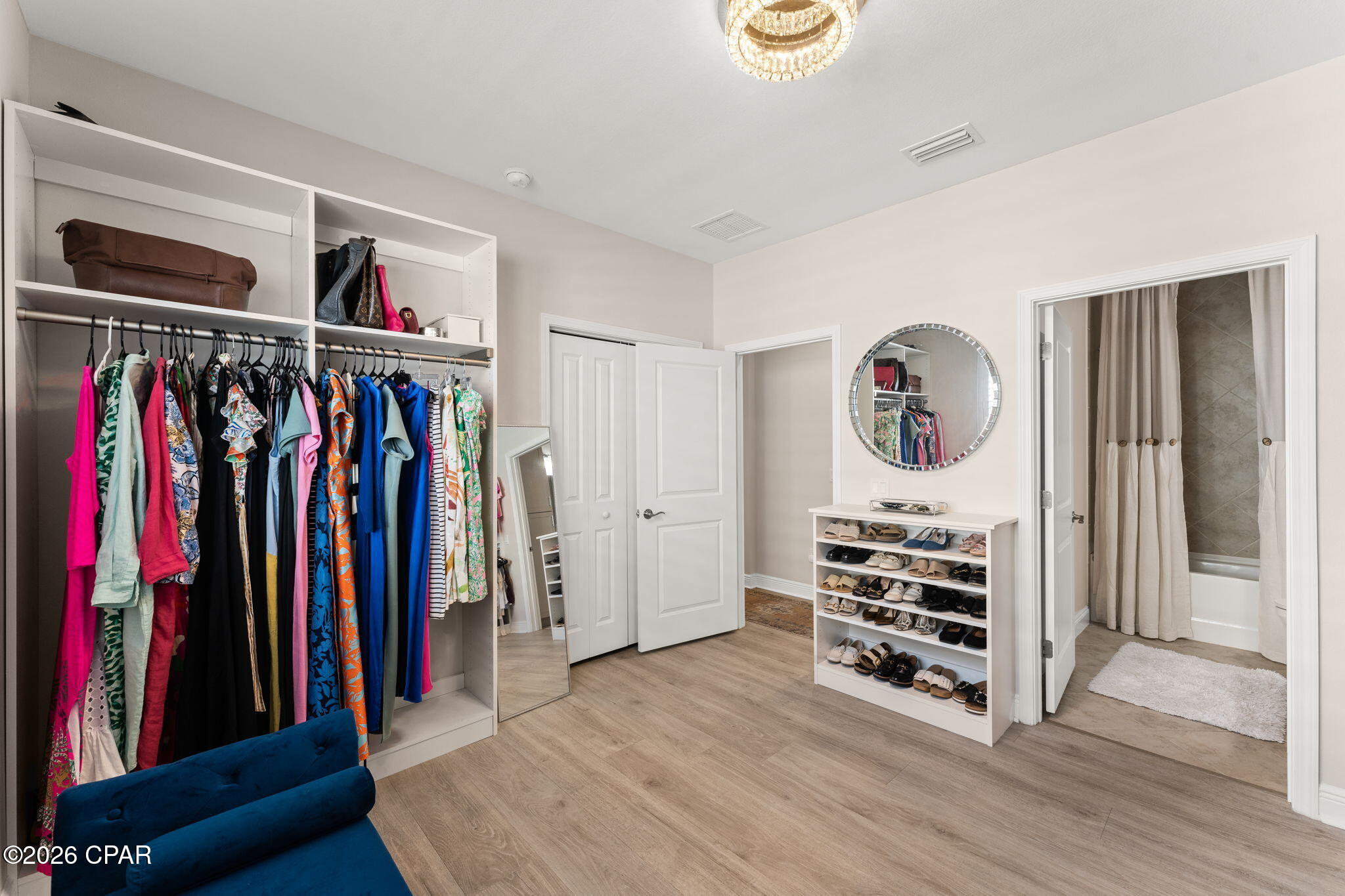 Image 42 For 8518 Flip Flop Court