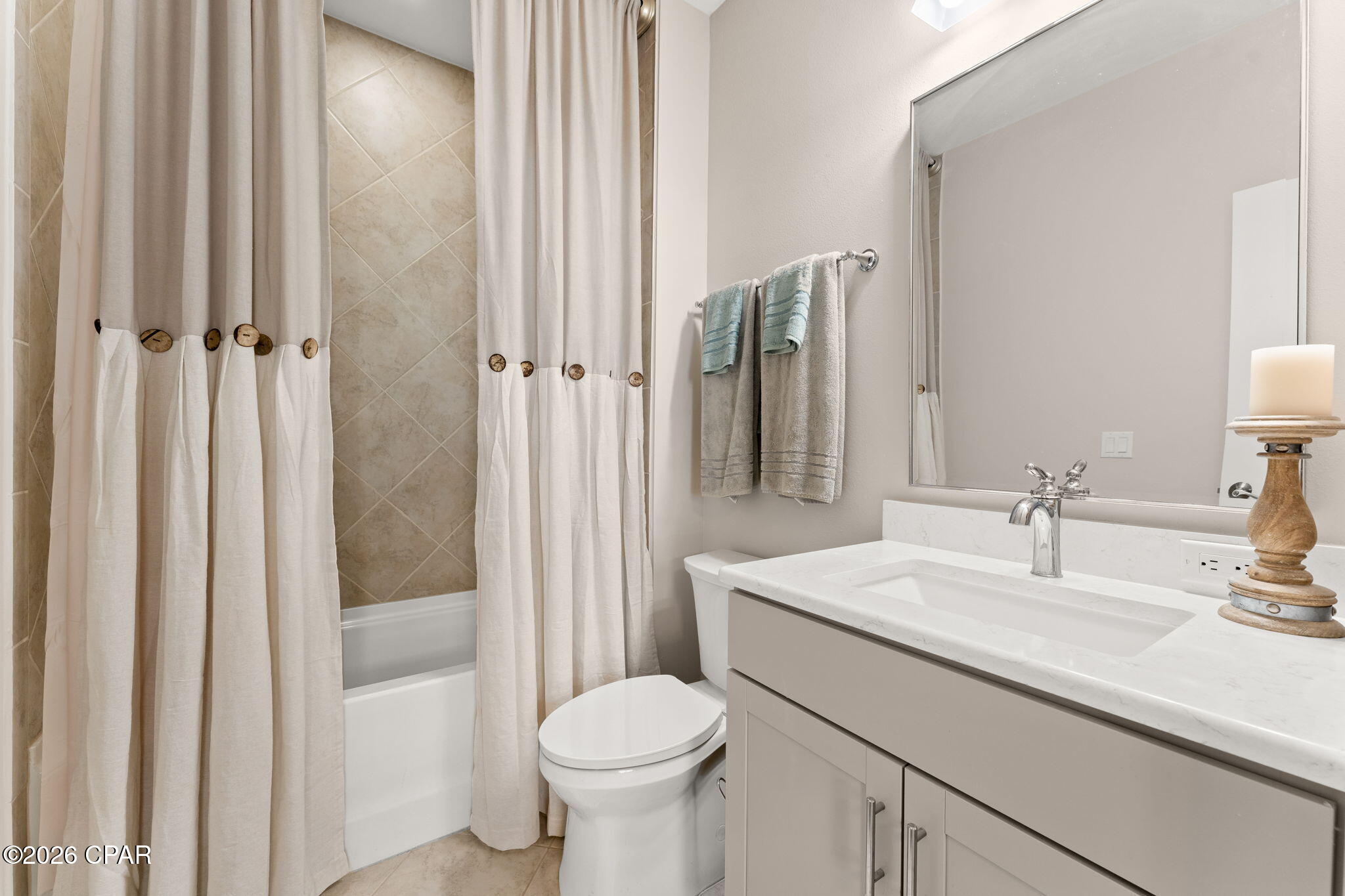 Image 43 For 8518 Flip Flop Court