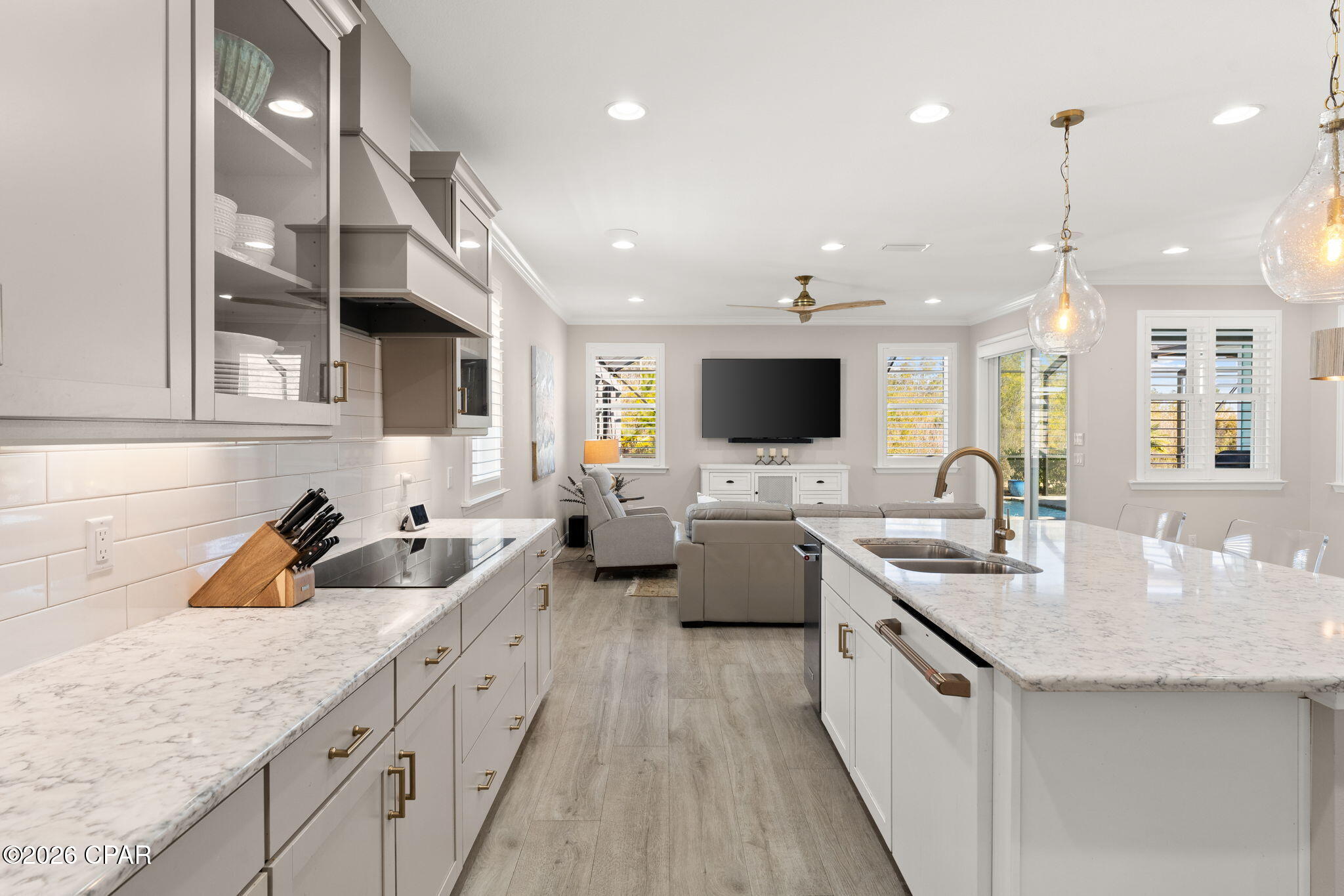 Image 8 For 8518 Flip Flop Court