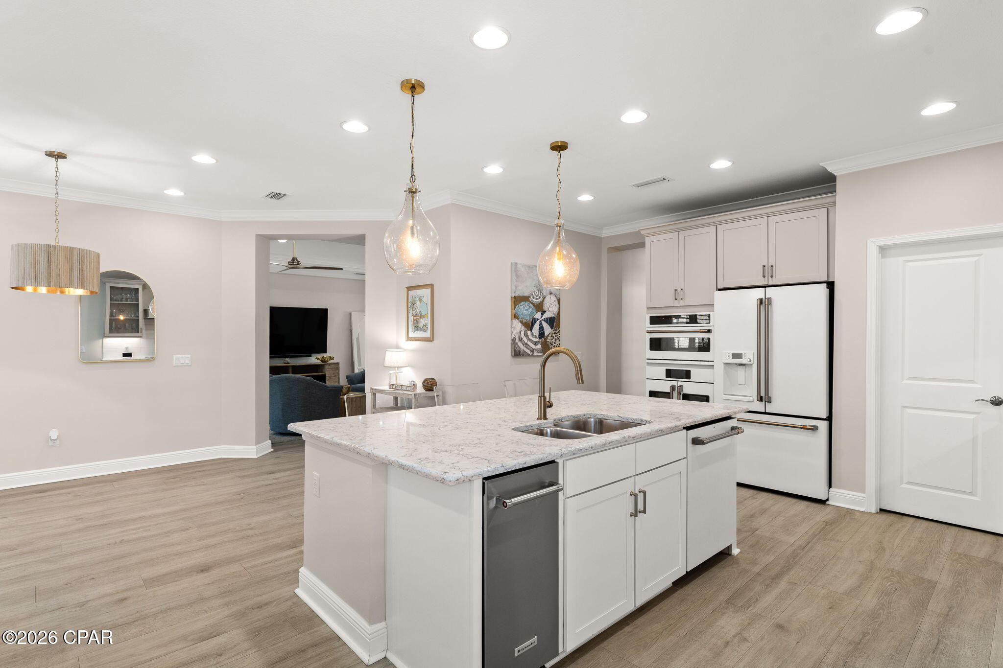 Image 9 For 8518 Flip Flop Court