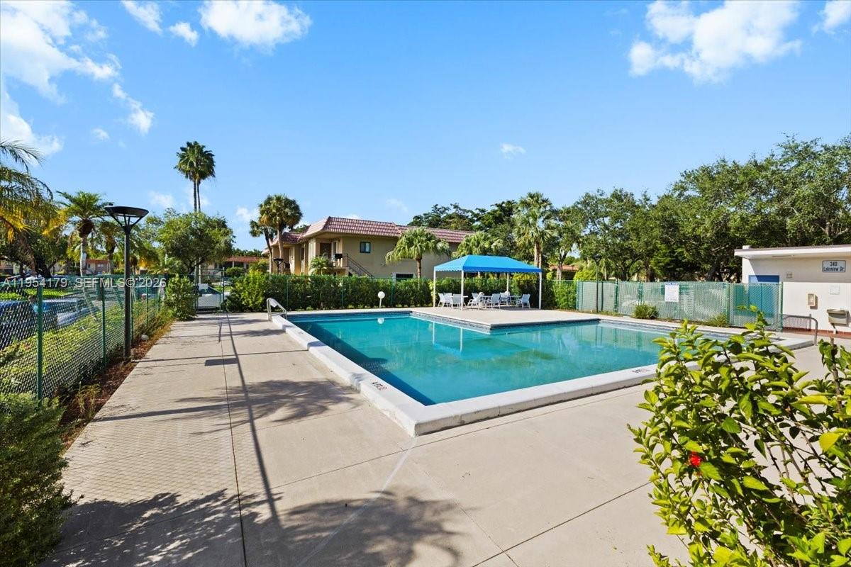 Homes for sale in Weston, FL | 302 Lakeview Dr #203, Weston, FL 33326 | MLS# A11954179