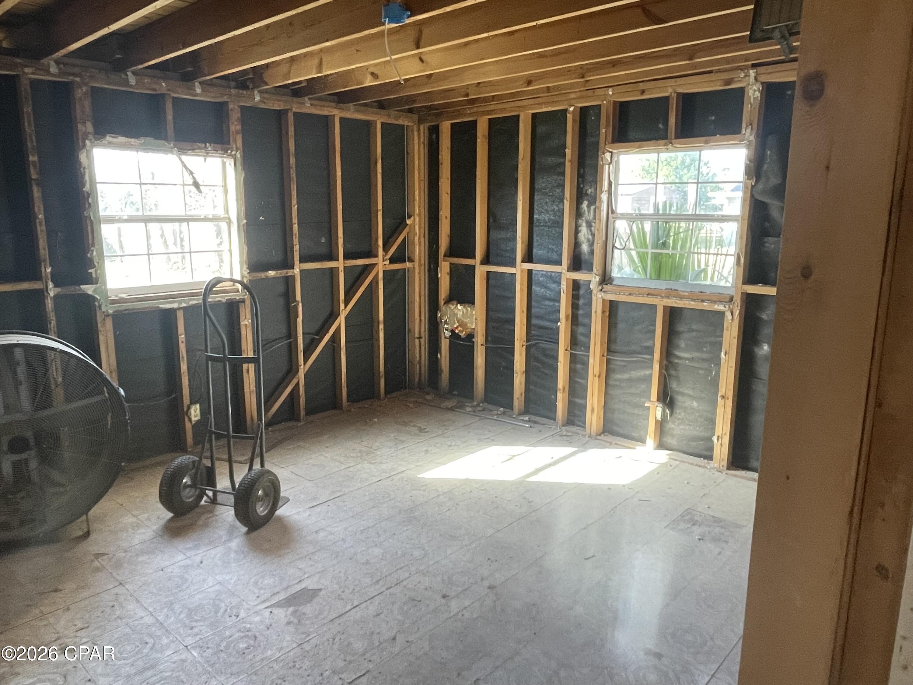 Image 6 For 5012 Lake Drive