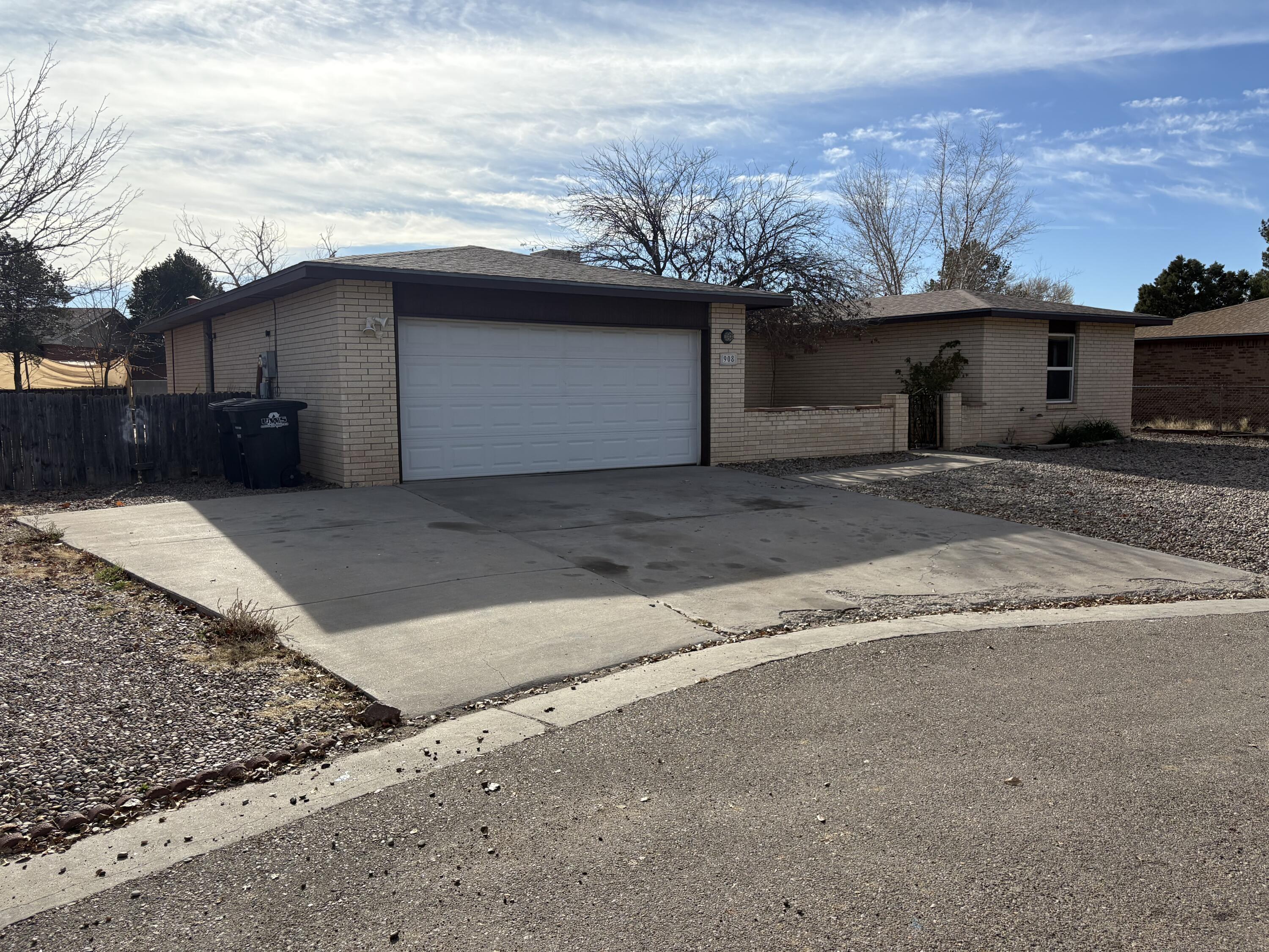 Homes for sale in Los Lunas, NM | 908 Crenshaw Ct, Los Lunas, NM 87031 | MLS# 1097391