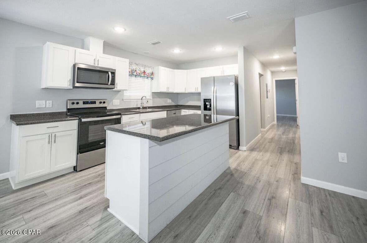 Image 4 For 3111 2nd Plaza