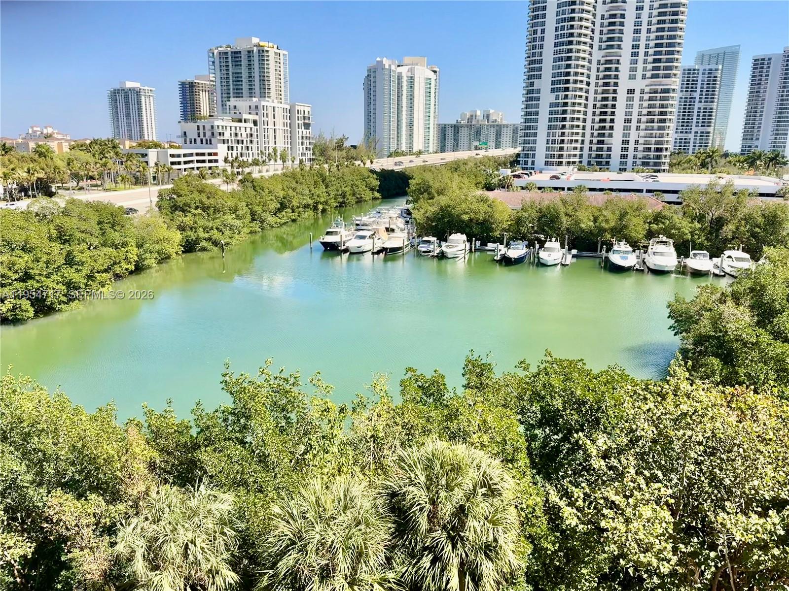 Mystic Pointe Tower 600 C