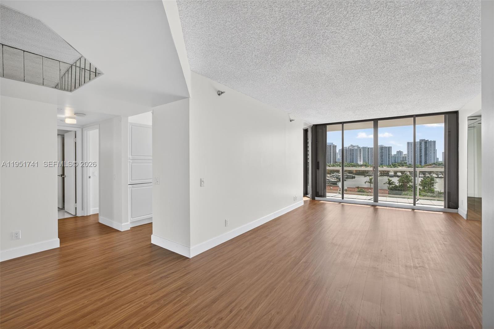 Harborside At The Waterwa