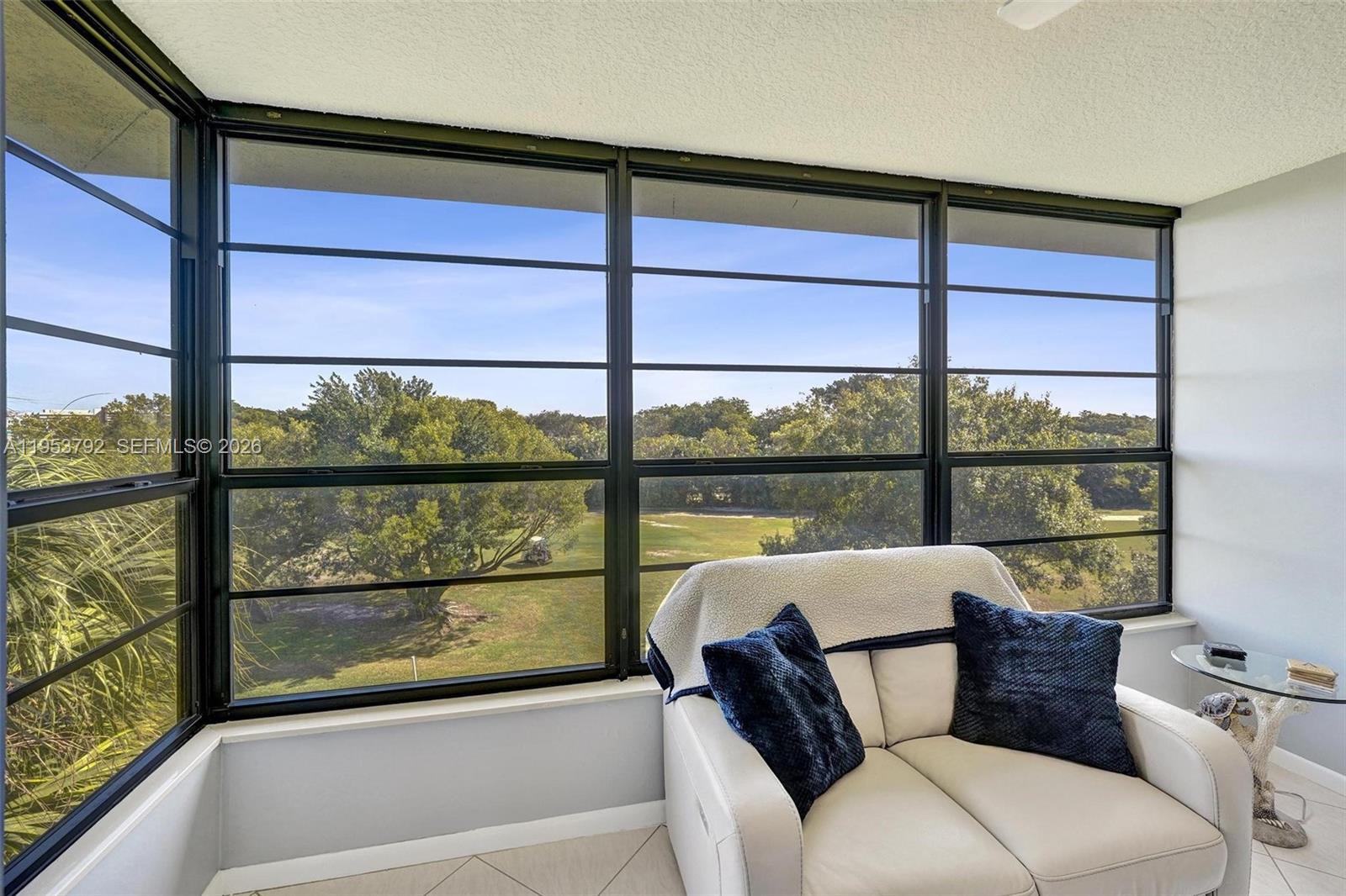 Condo 7 Of Whitehall Cond