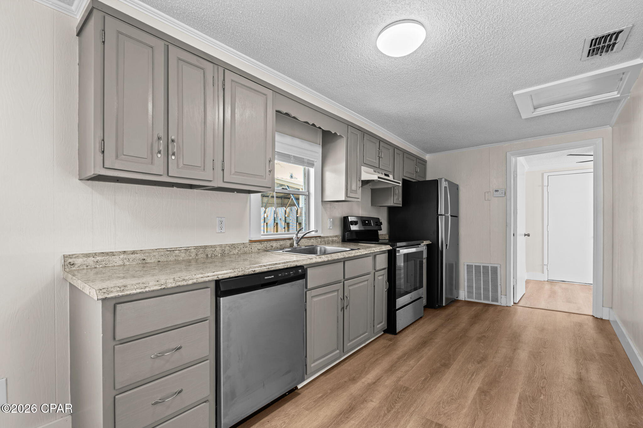 Image 12 For 206 2nd Court A & B