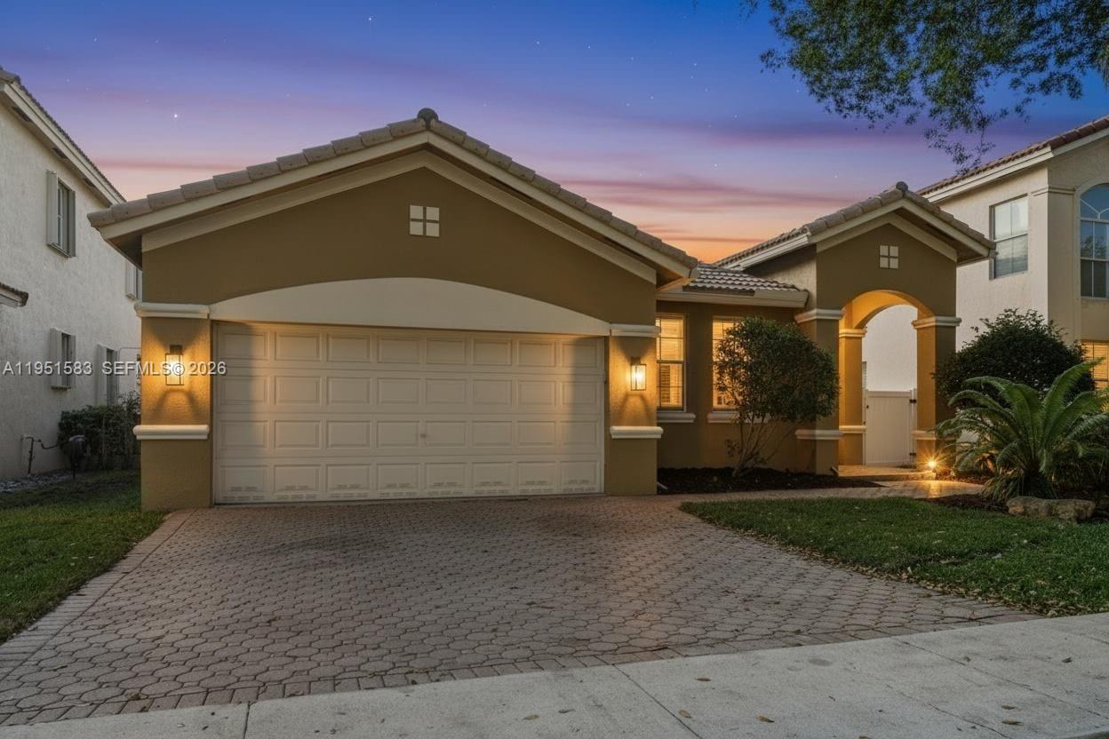 Pod 1 At Monarch Lakes