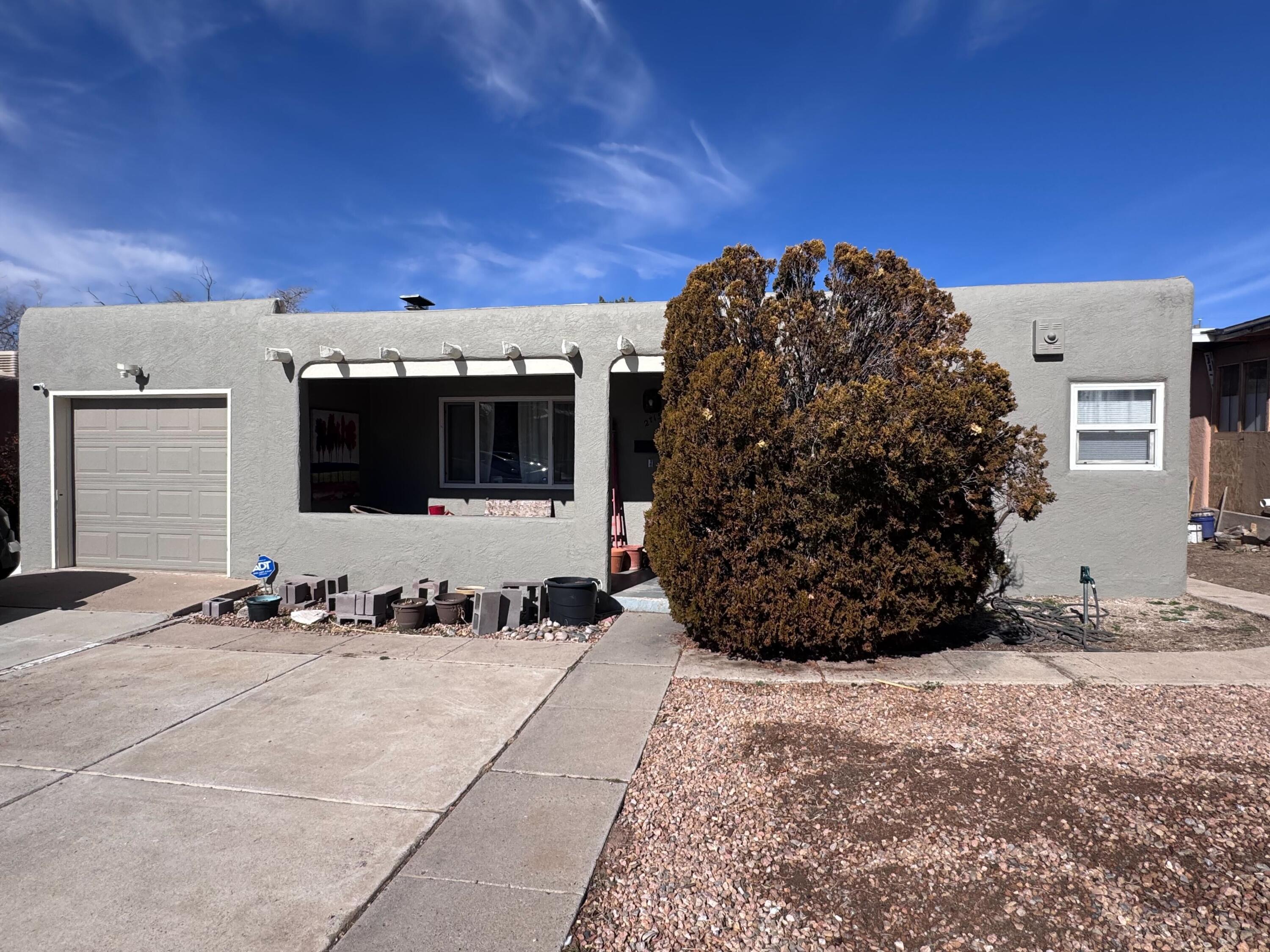 2715 Kathryn Avenue, Albuquerque NM 87106
