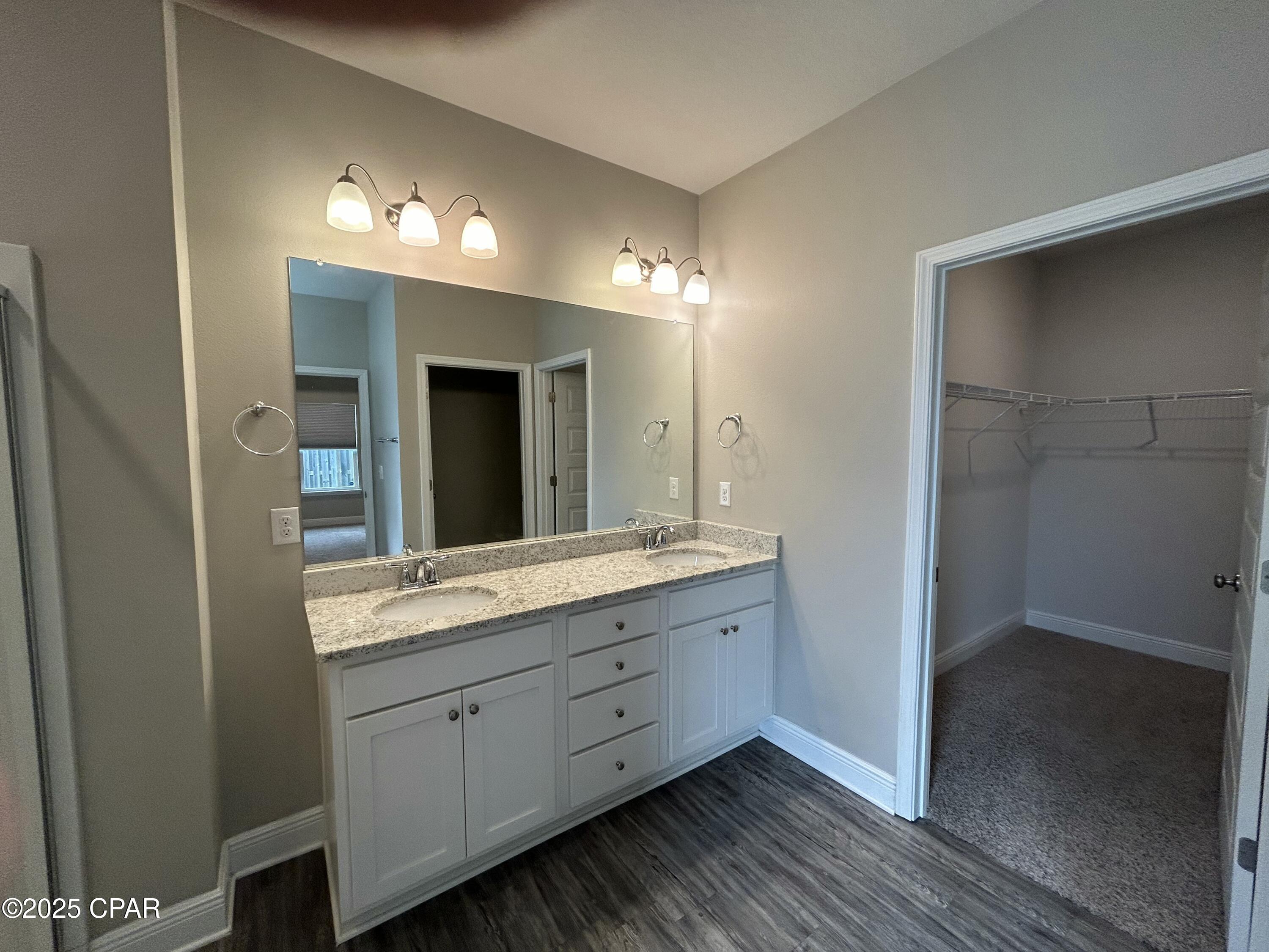 Image 10 For 245 Villa Bay Drive