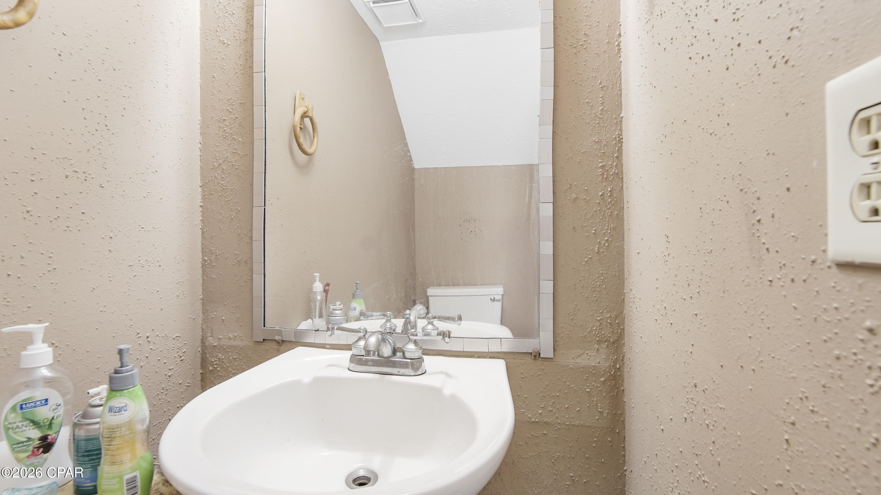 Image 5 For 3902 Solano Road