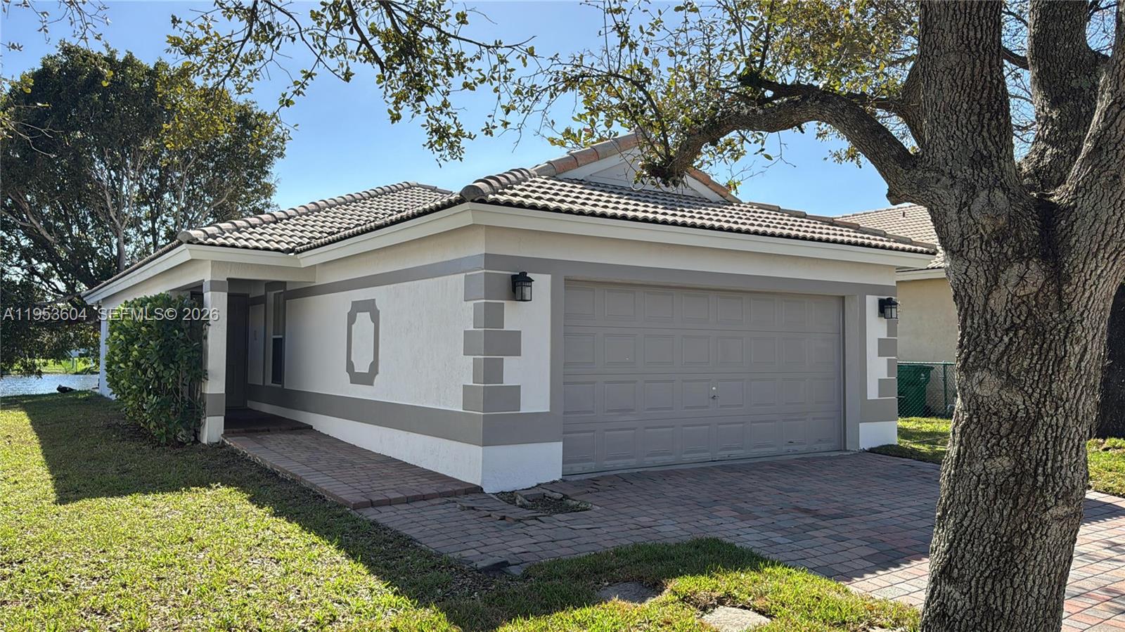 Pod 5 At Monarch Lakes