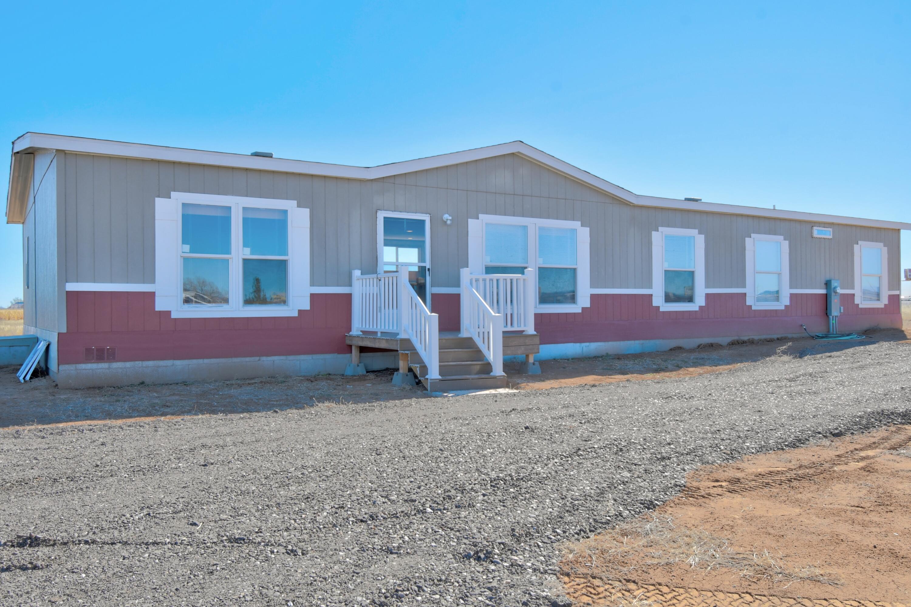 Photo 1 of Sale Pending at 36 Kimberly Loop, Moriarty, NM 87035 | MLS# 1097437 | Listing updated on 2026-10-21
