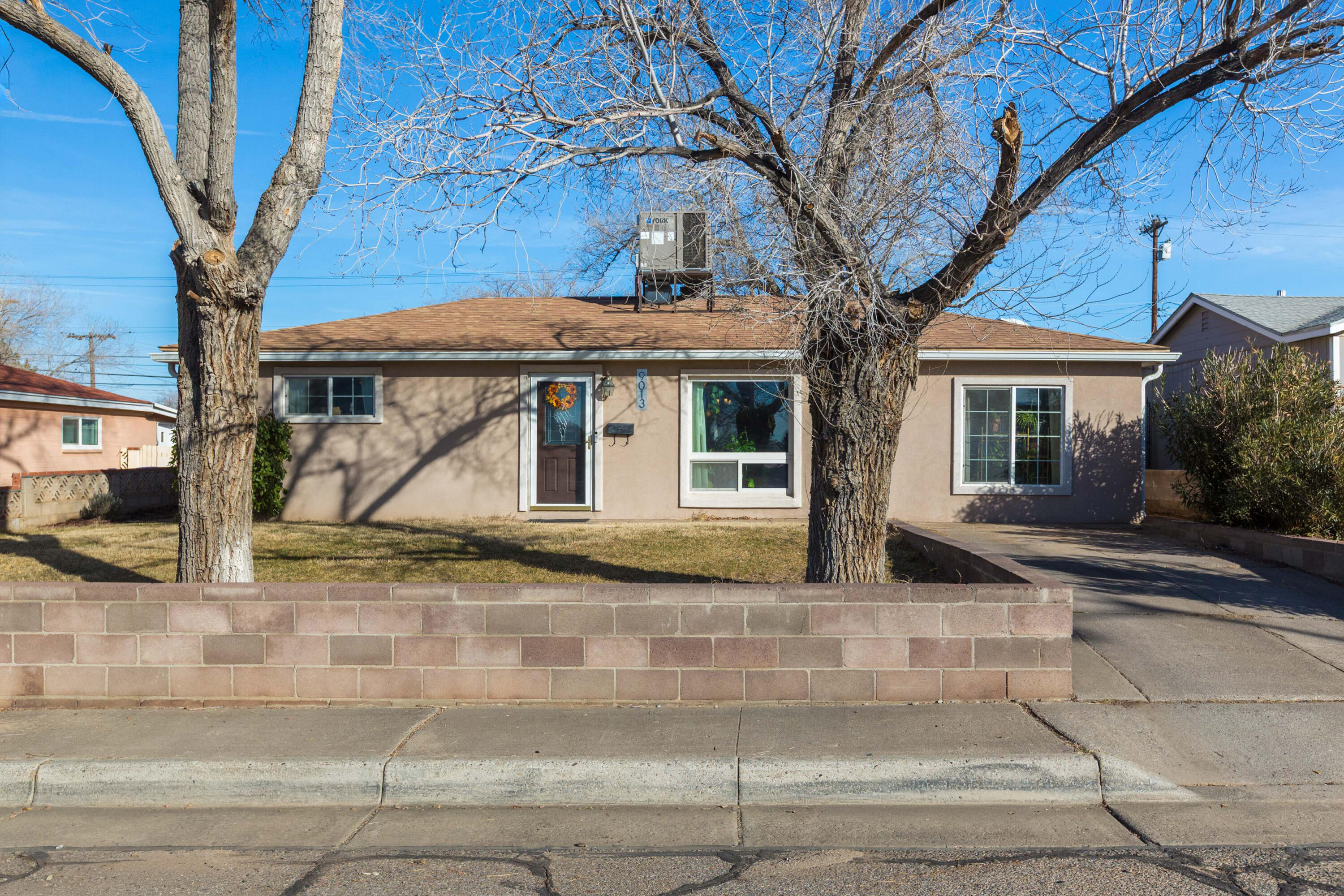 9013 Menaul Boulevard, Albuquerque NM 87112