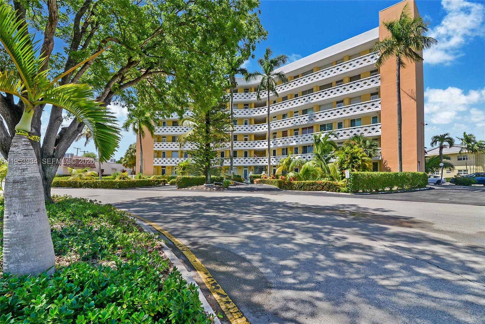 Homes for sale in Fort Lauderdale, FL | 2400 Ne 9Th St #201, Fort Lauderdale, FL 33304 | MLS# A11953984