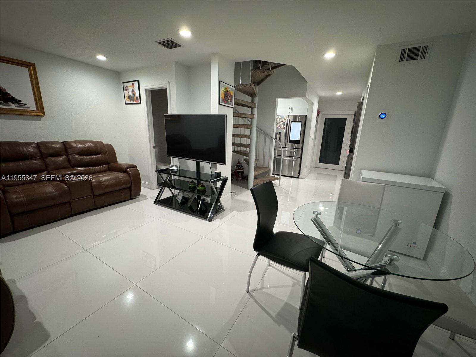 Kendale Woods North Condo