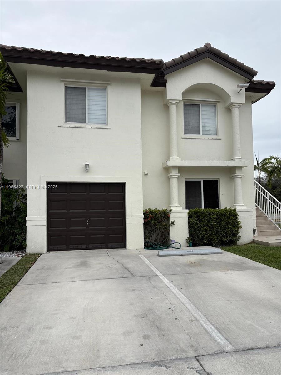 Ibis Villas At Doral Cond