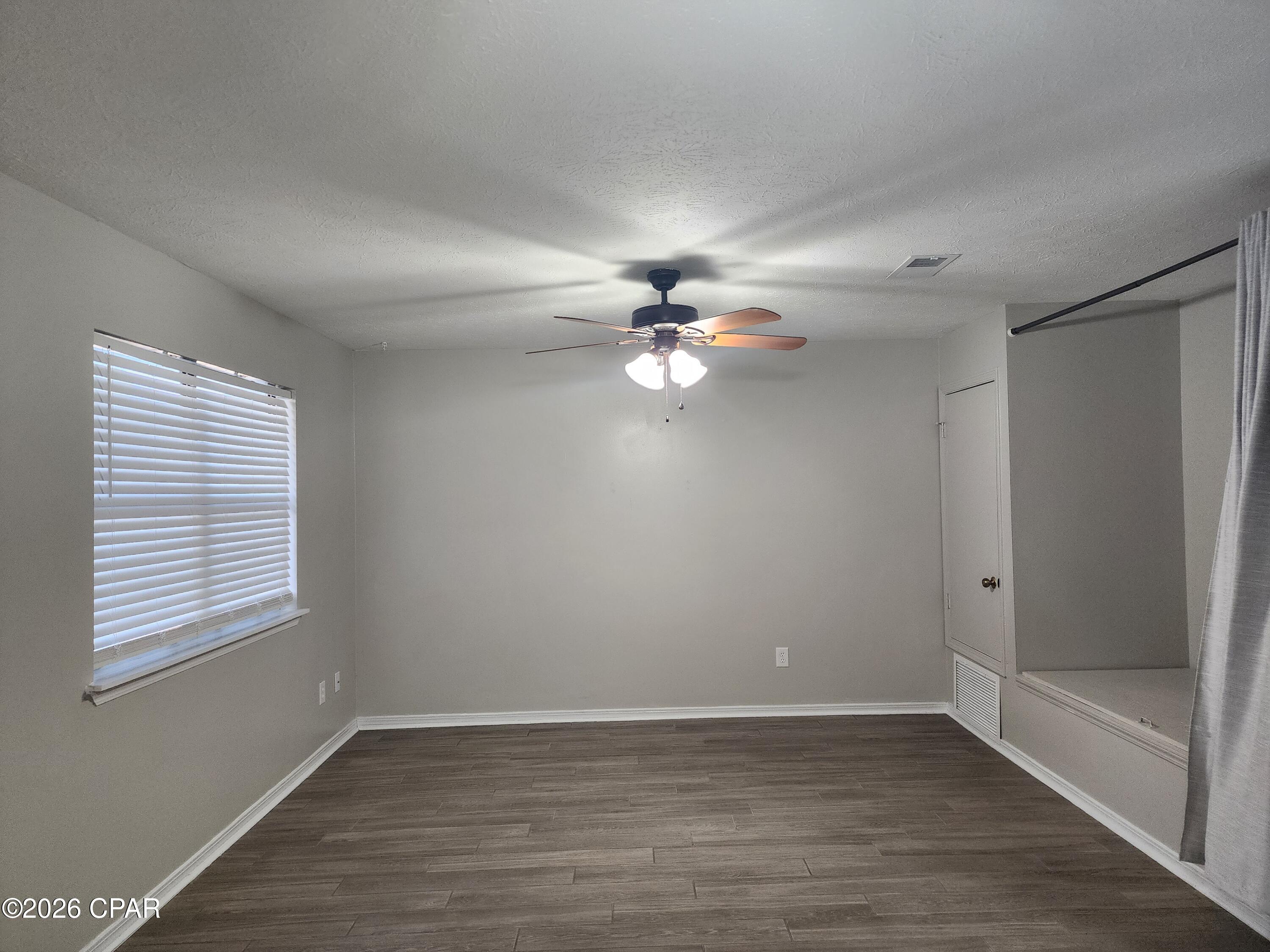 Image 12 For 6568 Harbour Boulevard