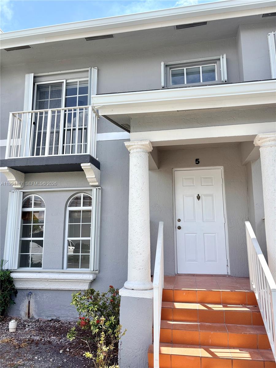 Veranda At Doral Condo No