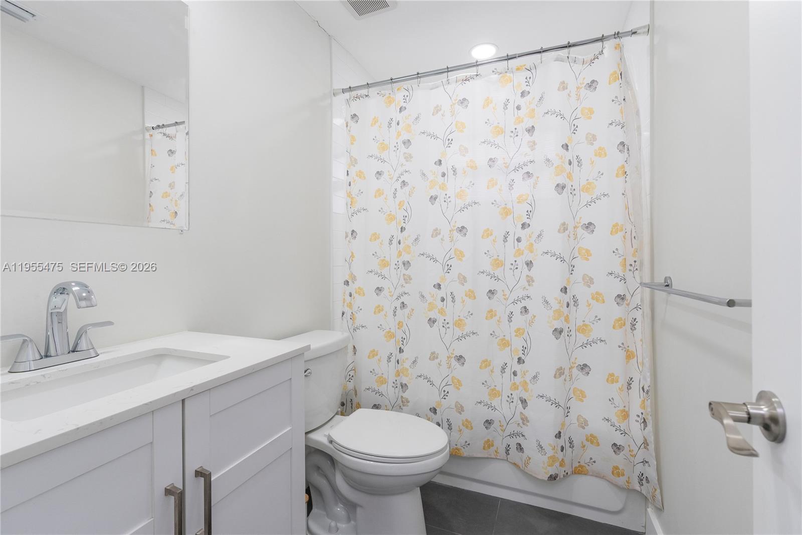 Bonus room and amenities at 510 3rd Ave - Home in Dania Beach