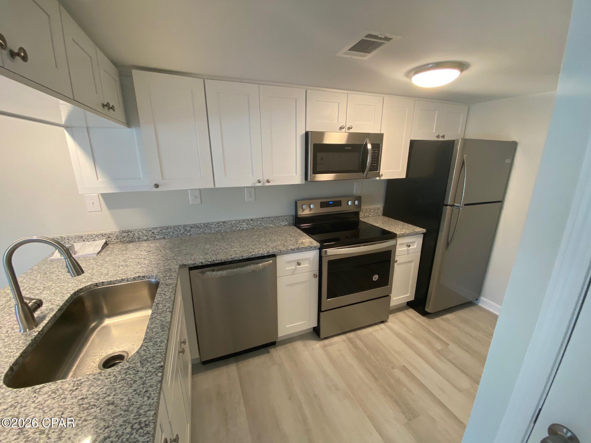 Image 3 For 305 Wilson Avenue 15