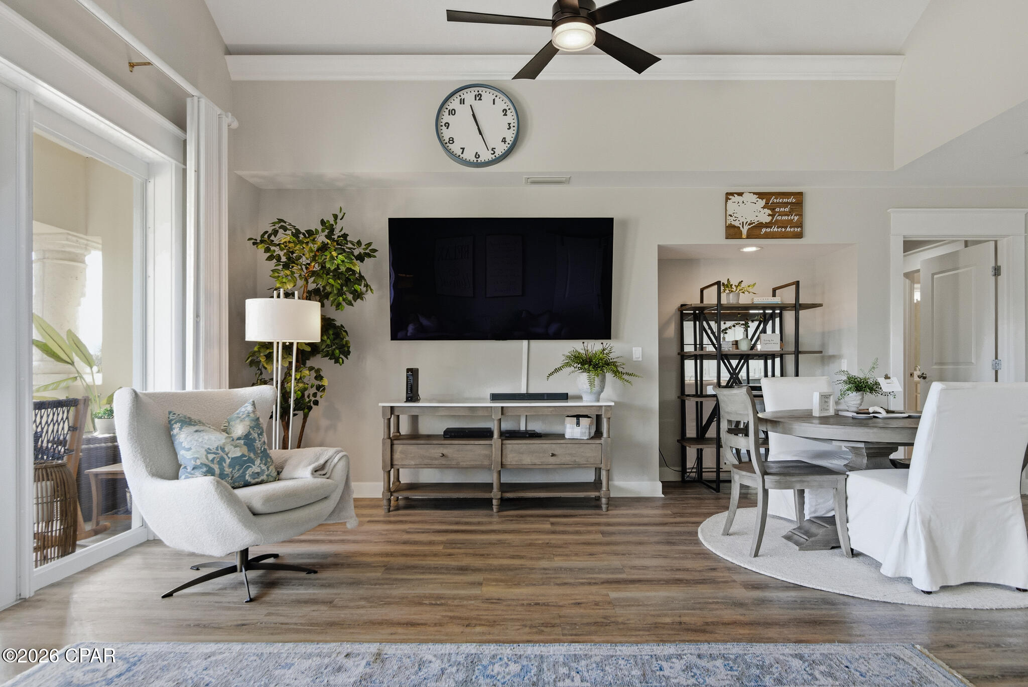 Listing photo id 13 for 5385 Pine Ridge Lane