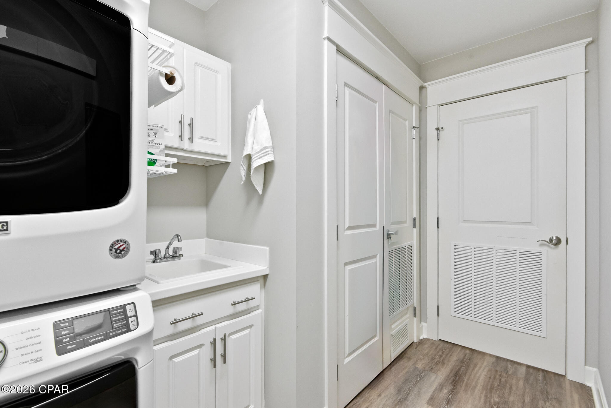 Listing photo id 37 for 5385 Pine Ridge Lane