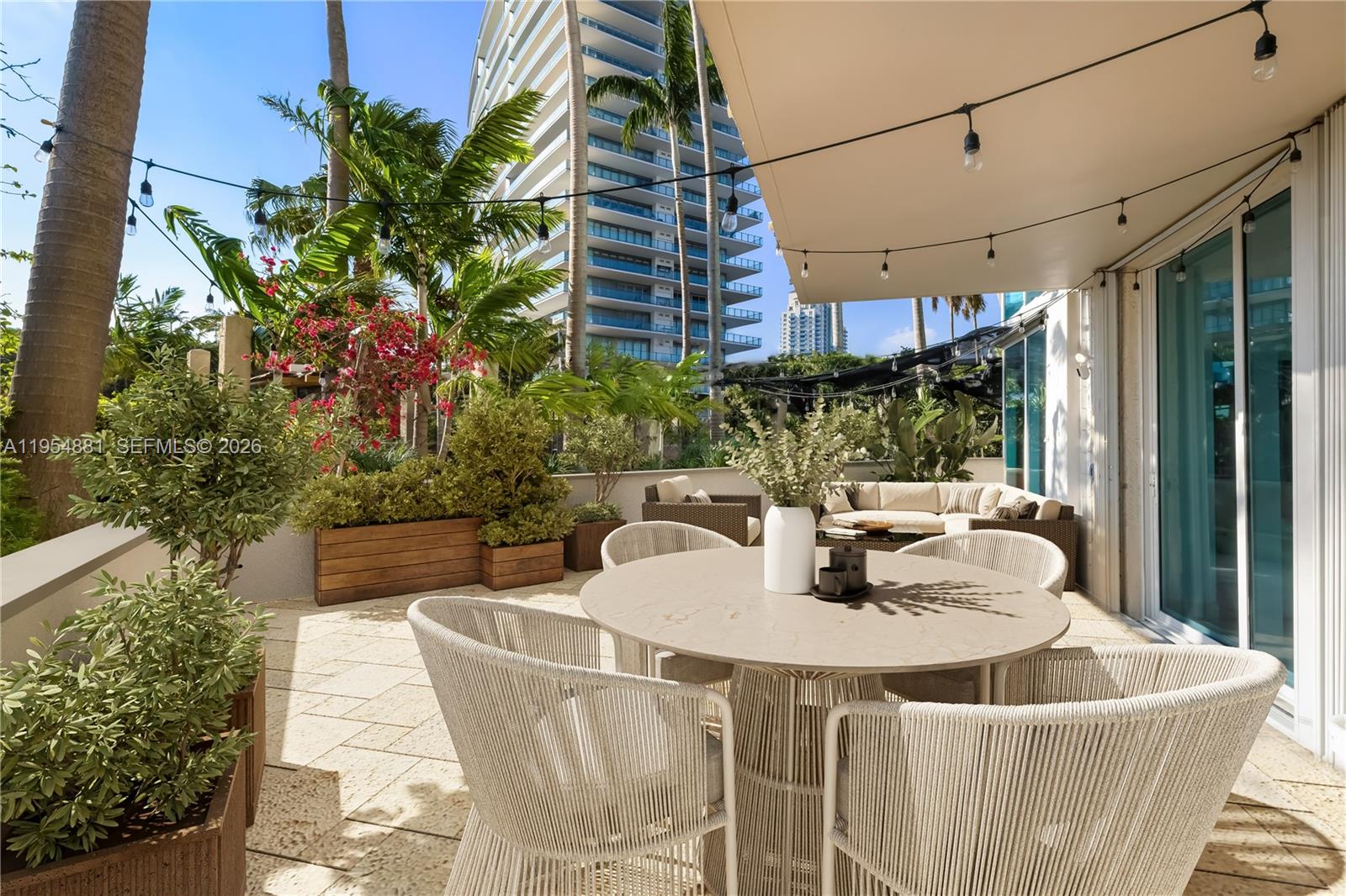 300 S Pointe Dr #303, Miami Beach FL 33139