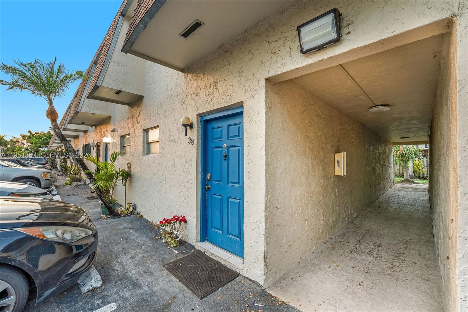 Coral Reef Townhouses Con