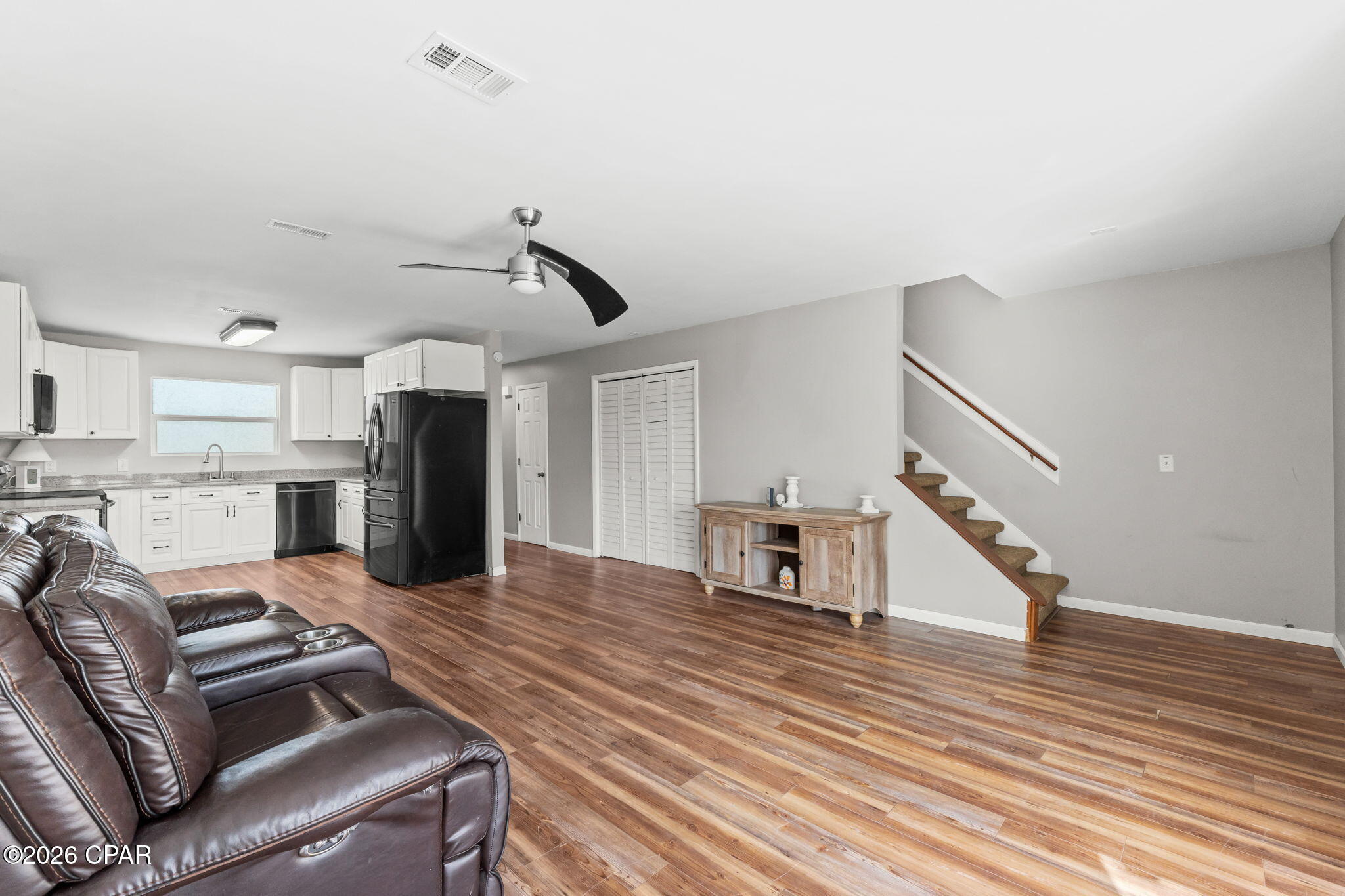 Image 15 For 533 Berthe Avenue