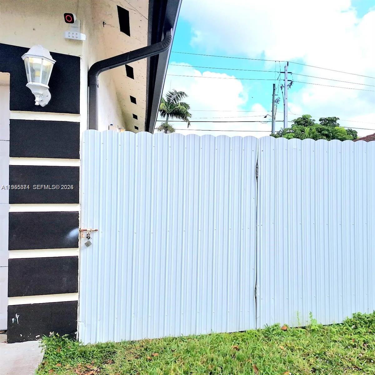 Valencia Groves Estates