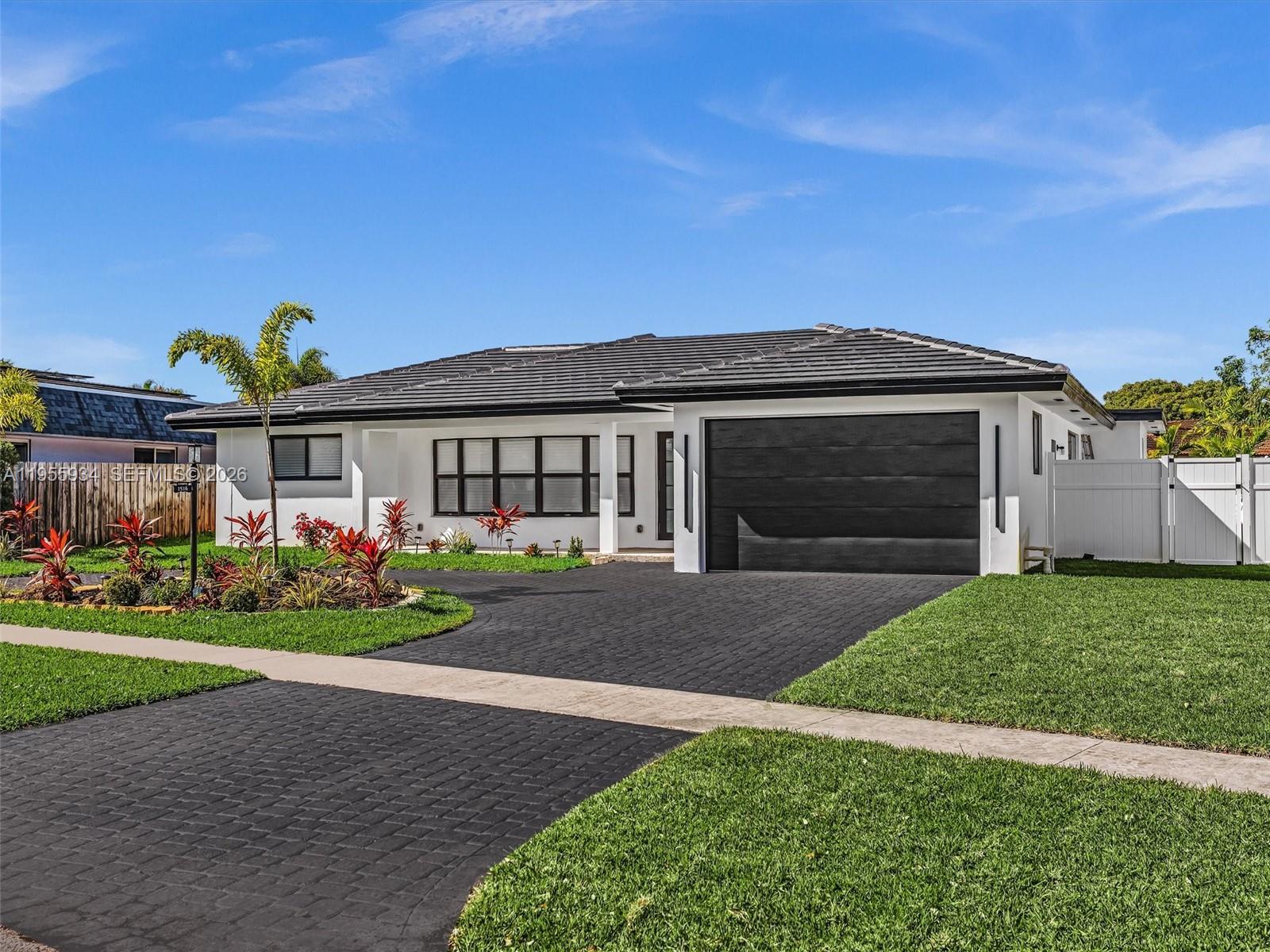 Homes for sale in Hollywood, FL | 1516 N 47Th Ave, Hollywood, FL 33021 | MLS# A11955934