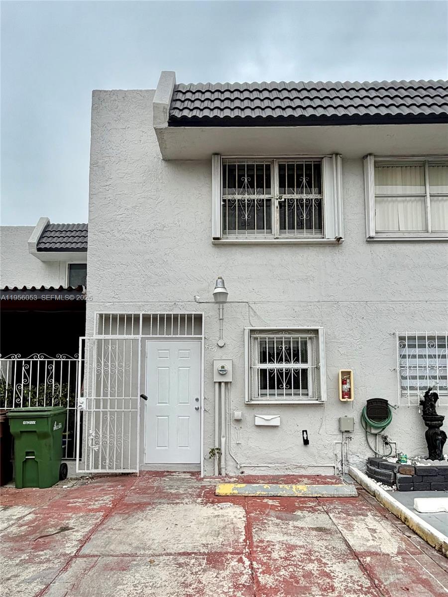 Mango Hill Condo No 1