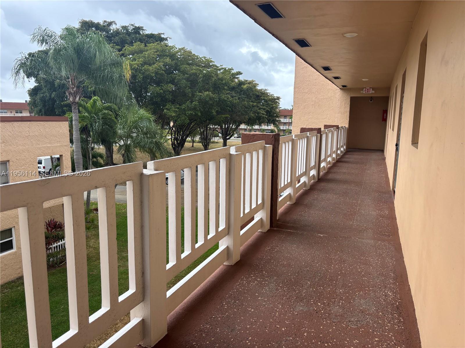 Sunrise Lakes 90 Condo